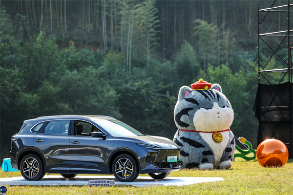 全球高标准纯电后驱SUV MG ES5宠你自在生活，增换购惊喜价9.99万元起